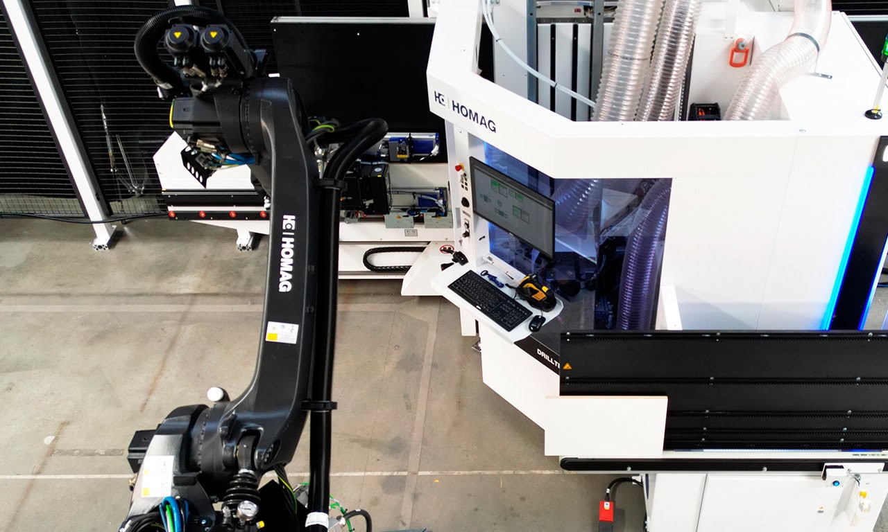 robot integration FEEDBOT D 310 with vertical CNC processing center DRILLTEQ V 310